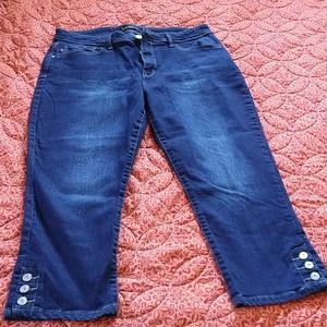Lee midrise capris NWOT